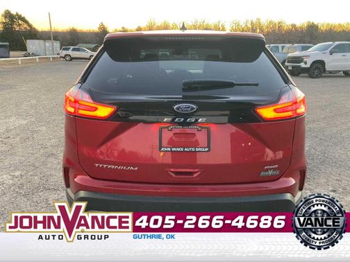 2022 Ford Edge Titanium
