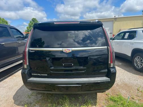 2019 Cadillac Escalade Platinum