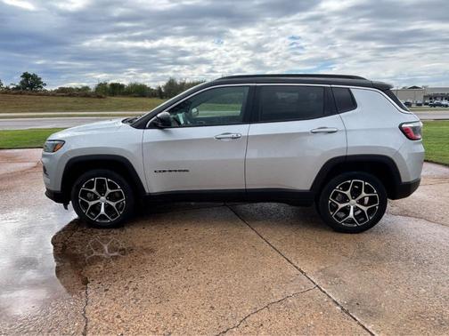 Silver Zynith 2024 Jeep Compass Limited