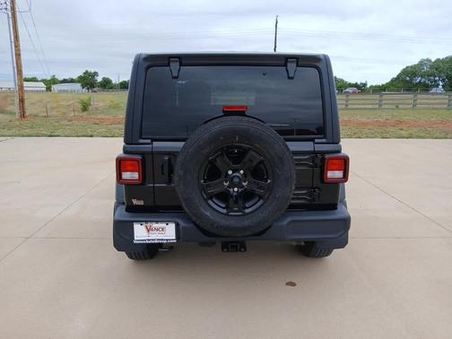 Black Clearcoat 2022 Jeep Wrangler Sport