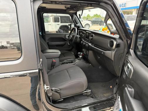 Black Clearcoat 2022 Jeep Wrangler Sport