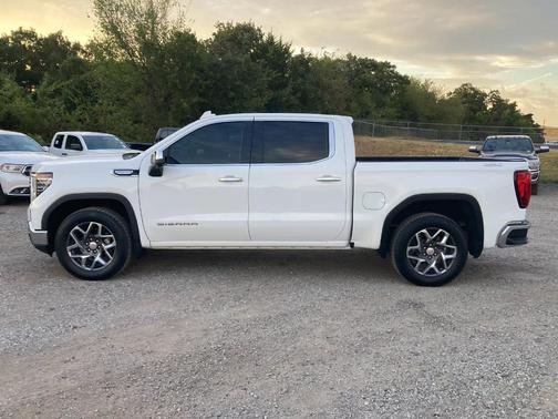 Summit White 2023 GMC Sierra 1500 SLT