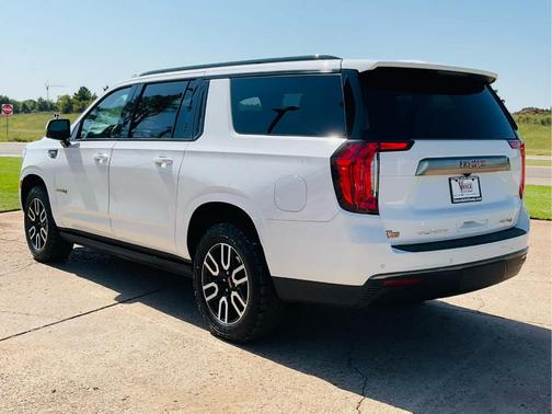 2021 GMC Yukon XL AT4