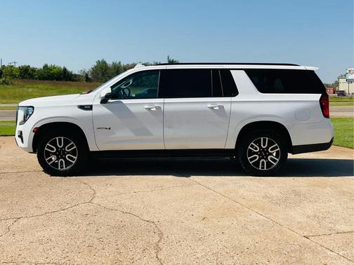 2021 GMC Yukon XL AT4