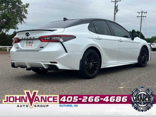 Wind Chill Pearl / Midnight Black Metallic 2022 Toyota Camry XSE V6