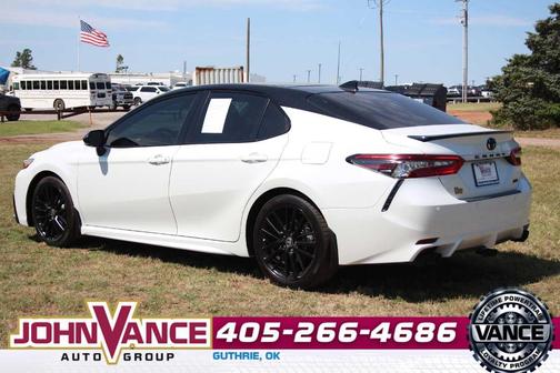 Wind Chill Pearl / Midnight Black Metallic 2022 Toyota Camry XSE V6