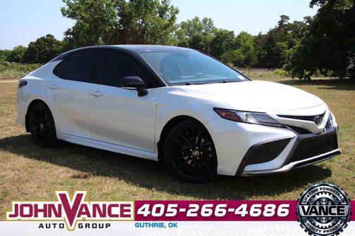Wind Chill Pearl / Midnight Black Metallic 2022 Toyota Camry XSE V6