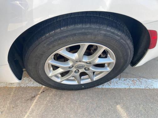 Bright White Clearcoat 2022 Chrysler Voyager LX