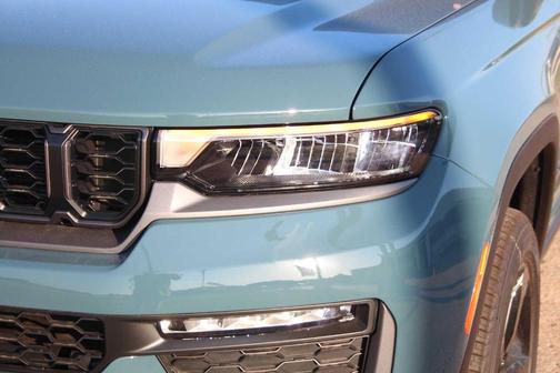 Steel Blue 2027 Jeep Grand Cherokee L Limited