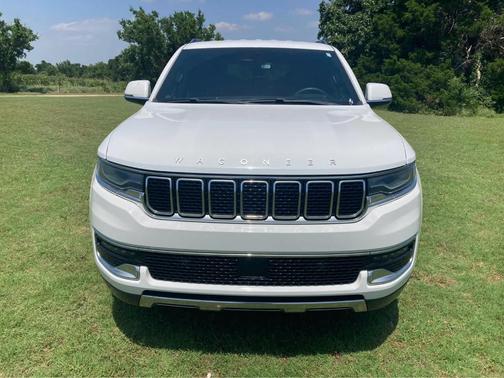 Bright White Clearcoat 2022 Jeep Wagoneer Series III