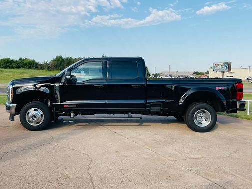 2025 Ford F-350 Lariat Super Duty