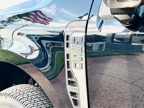 2025 Ford F-350 Lariat Super Duty