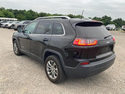 Diamond Black 2019 Jeep Cherokee Latitude Plus