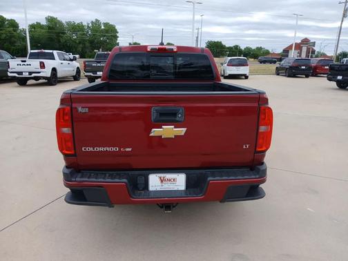 Cajun Red Tintcoat 2018 Chevrolet Colorado LT