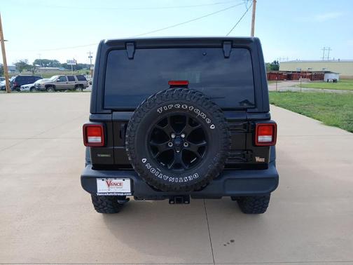 Black Clearcoat 2022 Jeep Wrangler Unlimited Sport