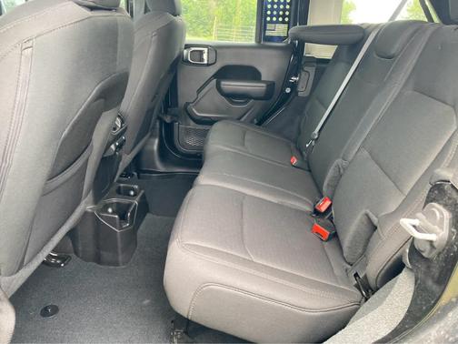 Black Clearcoat 2022 Jeep Wrangler Unlimited Sport
