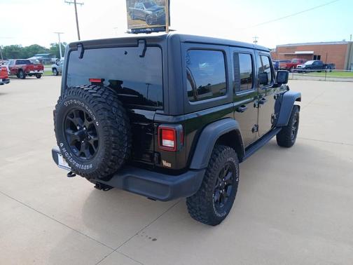 Black Clearcoat 2022 Jeep Wrangler Unlimited Sport