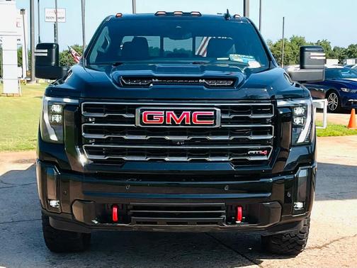 2024 GMC Sierra 2500 AT4