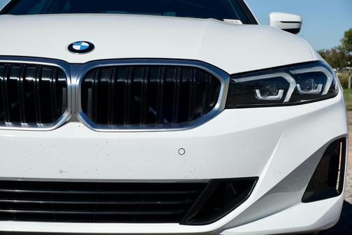 Alpine White 2024 BMW 330 i