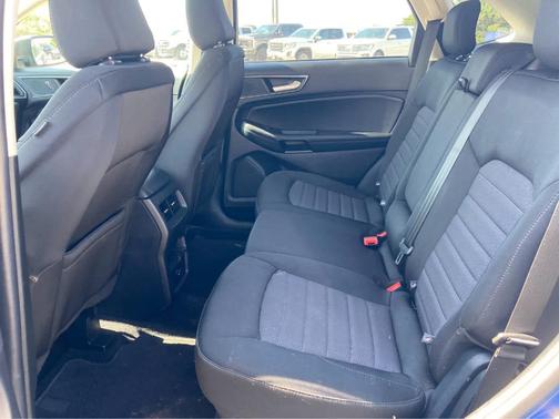 2021 Ford Edge SE