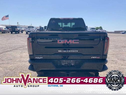 Onyx Black 2024 GMC Sierra 2500 AT4