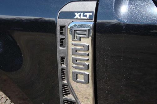 Agate Black Metallic 2026 Ford F-250 XLT