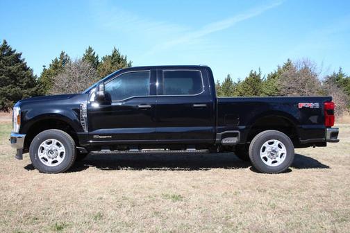 Agate Black Metallic 2026 Ford F-250 XLT