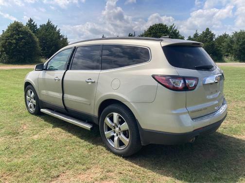 Champagne Silver 2017 Chevrolet Traverse Premier