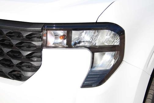 Oxford White 2025 Ford Maverick XLT