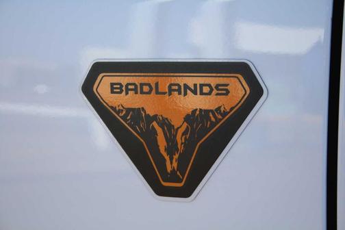 Oxford White 2025 Ford Bronco Badlands