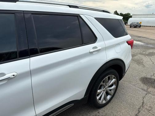 Star White 2023 Ford Explorer Platinum