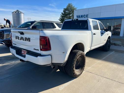 Bright White Clearcoat 2025 RAM 3500 Big Horn