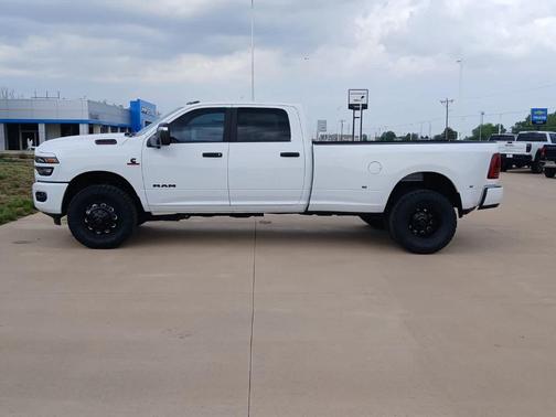 Bright White Clearcoat 2025 RAM 3500 Big Horn