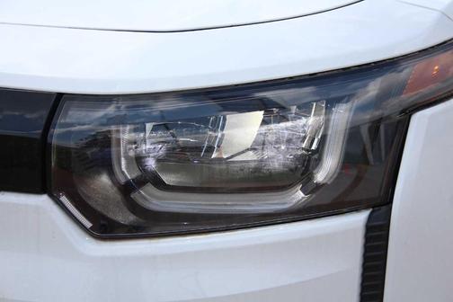 Bright White Clearcoat 2026 Jeep Cherokee Overland