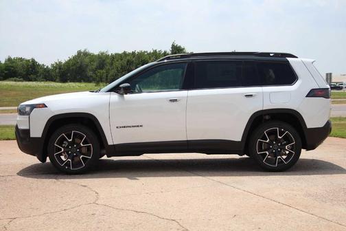 Bright White Clearcoat 2026 Jeep Cherokee Overland