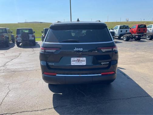 2025 Jeep Grand Cherokee L Laredo