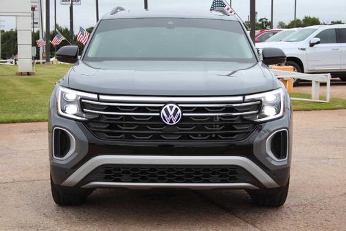 Pure Gray 2024 Volkswagen Atlas 2.0T Peak Edition SE w/Technology