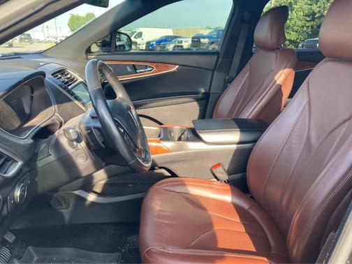 Infinite Black Metallic 2019 Lincoln Nautilus Reserve