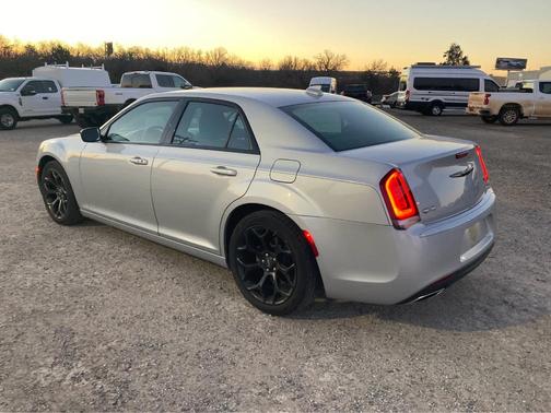 2022 Chrysler 300 Touring
