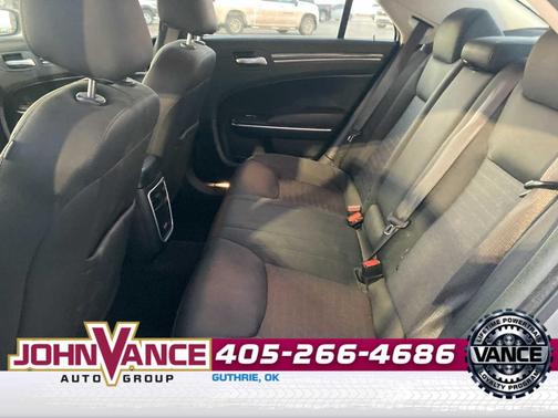 2022 Chrysler 300 Touring