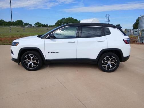 Bright White Clearcoat 2024 Jeep Compass Limited