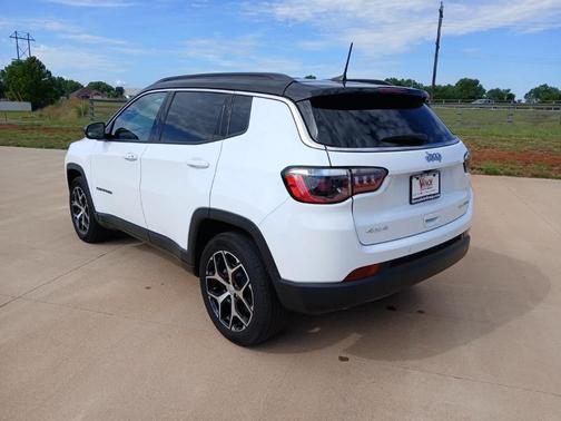Bright White Clearcoat 2024 Jeep Compass Limited