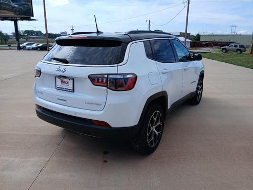 Bright White Clearcoat 2024 Jeep Compass Limited