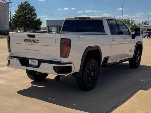 2024 GMC Sierra 2500 AT4