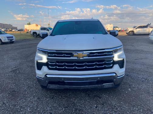 Iridescent Pearl Tricoat 2022 Chevrolet Silverado 1500 LTZ