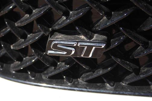 Summit White 2026 Buick Envision Sport Touring