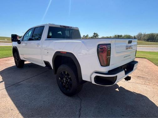 Summit White 2026 GMC Sierra 2500 AT4