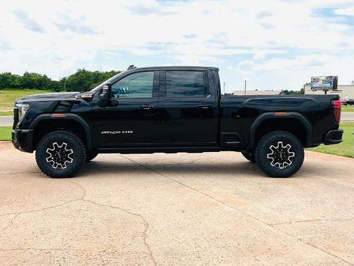 2025 GMC Sierra 2500 AT4X
