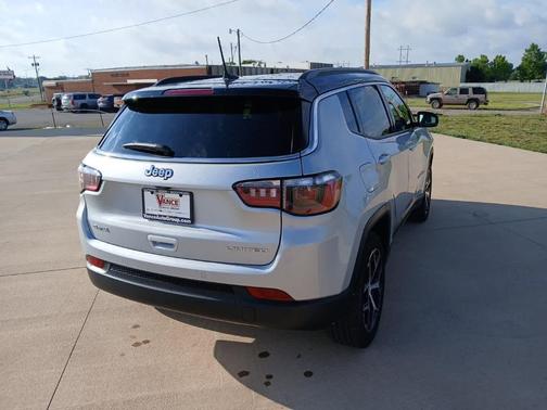 Silver Zynith 2024 Jeep Compass Limited