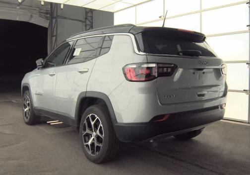 Silver Zynith 2024 Jeep Compass Limited